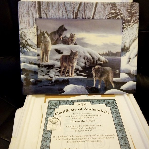 Bradford Exchange Wolf Plates  Set of 4 🎄  "PRICE IS FIIRM" - Picture 2 of 6